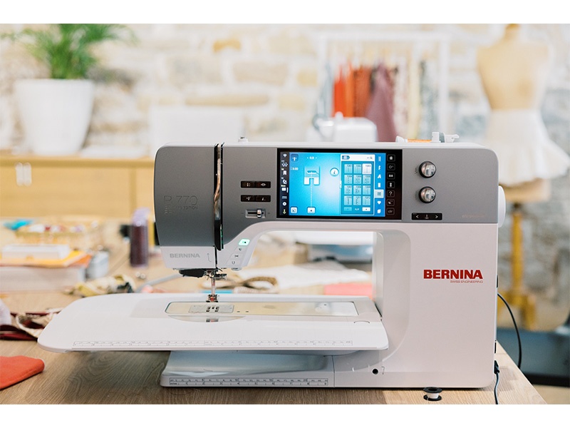 Maszyna do szycia Bernina B770QE PRO Precyzyjny Laser + w opcji moduł do haftu | Wiking Polska | Maszyny do szycia BERNINA