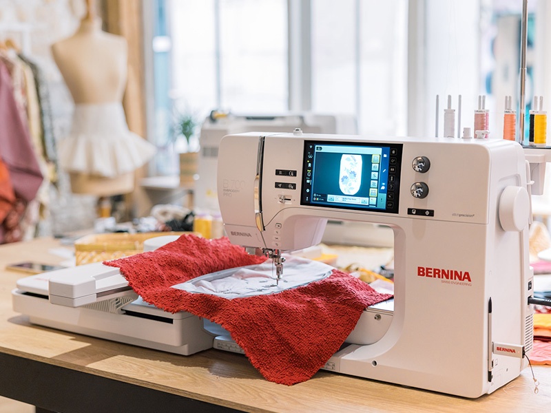 Hafciarka Bernina B700 PRO. Bernina Hafciarki Maszyna Wiking Polska WIfI Laser Igła Stopka - 9