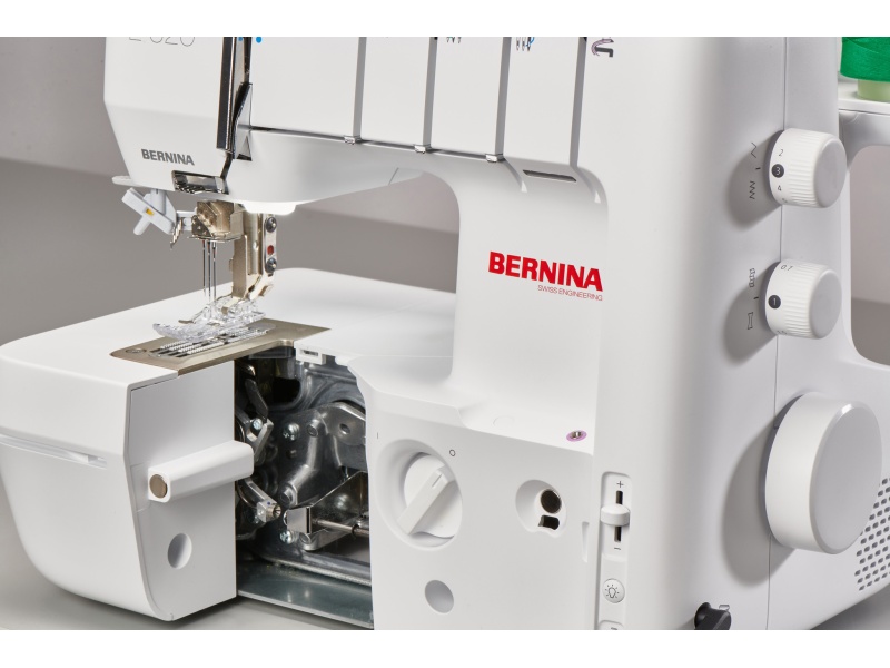 Рендерка (обкладинка) 2, 3, 4 нитки Bernina L620 Автоматична повітряна нитка Швидкість шиття 1200 | Wiking Polska | Оверлоки BER