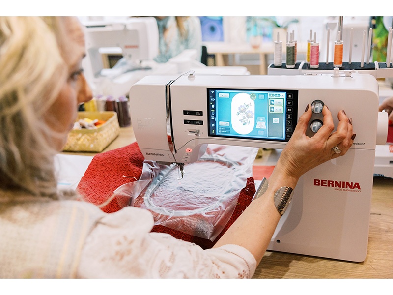 Hafciarka Bernina B700 PRO. Bernina Hafciarki Maszyna Wiking Polska WIfI Laser Igła Stopka - 7
