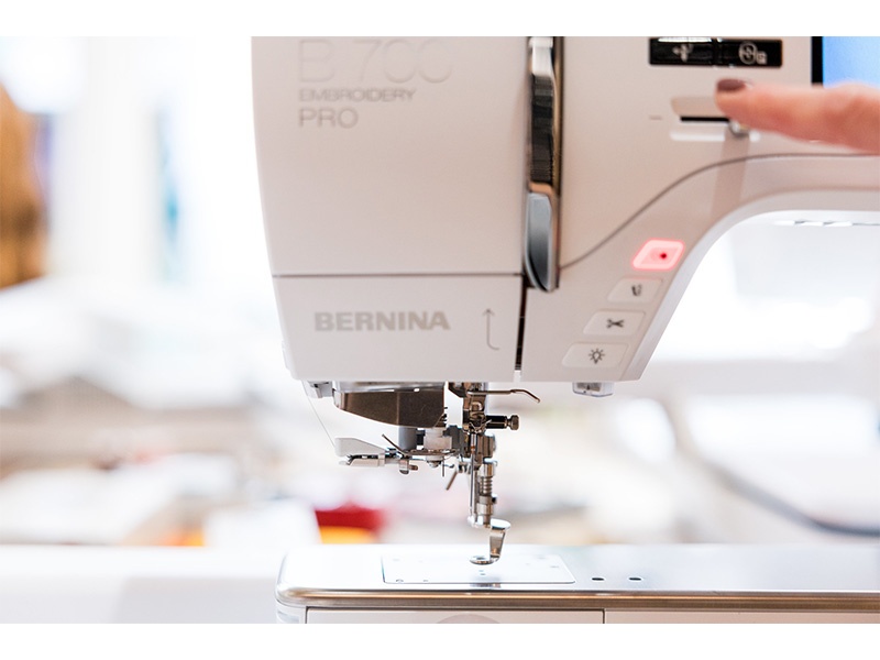 Hafciarka Bernina B700 PRO. Bernina Hafciarki Maszyna Wiking Polska WIfI Laser Igła Stopka -  13
