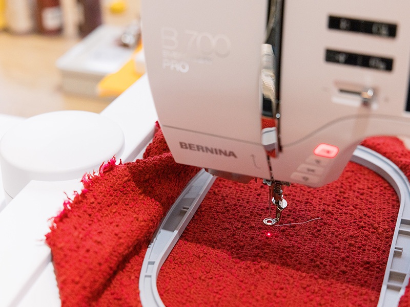 Hafciarka Bernina B700 PRO. Bernina Hafciarki Maszyna Wiking Polska WIfI Laser Igła Stopka - 6