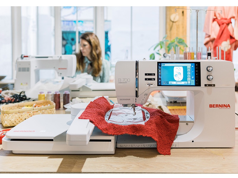 Hafciarka Bernina B700 PRO. Bernina Hafciarki Maszyna Wiking Polska WIfI Laser Igła Stopka -  11
