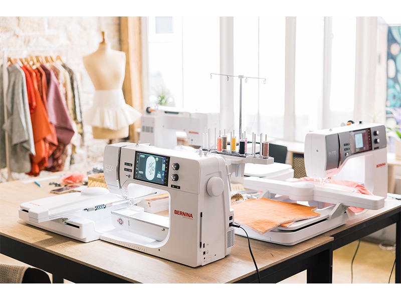 Вишивальна машина Bernina B700 PRO. Вишивальна машина Bernina Wiking Польща WIfI Лапка для голки з лазером - 8 Вишивальна машина Bernina B700 PRO. Вишивальна машина Bernina Wiking Польща WIfI Лапка для голки з лазером - 8