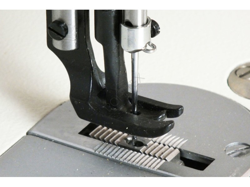 Maszyna do szycia Stebnówka z potrójnym transportem Kraft KF-0628 Krafft Stebnówki płaskie jednoigłowe Wiking Polska - 3