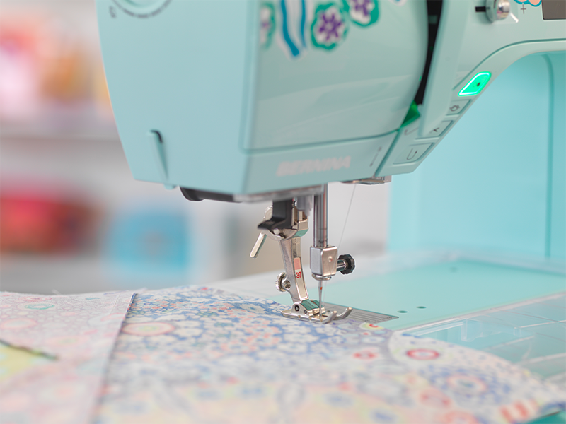 Швейна машина Bernina B475QE Special Kaffe Edition Bernina Швейні машини Wiking Польща - 16 Швейна машина Bernina B475QE Special Kaffe Edition Bernina Швейні машини Wiking Польща - 16