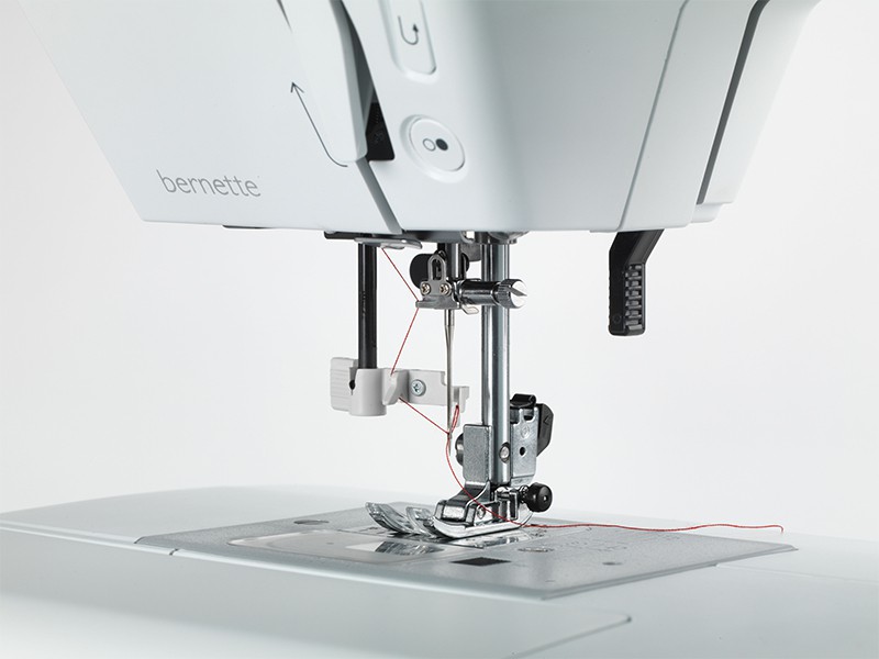 Швейна машина Bernette B37 | Швейні машини Bernette - 11 Швейна машина Bernette B37 | Швейні машини Bernette - 11
