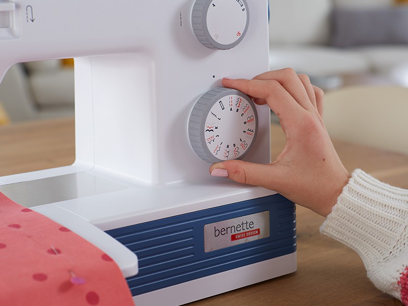 Maszyna do szycia Bernette 05 ACADEMY Heavy Duty | Maszyny mechaniczne Bernette - 14