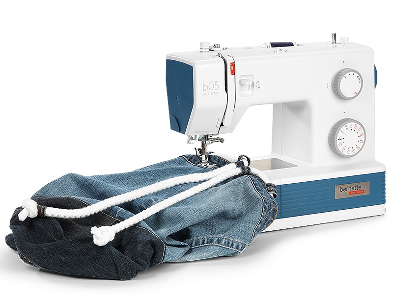 Bernette 05 ACADEMY Heavy Duty sewing machine | Bernette Mechanical Machines - 4 Bernette 05 ACADEMY Heavy Duty sewing machine | Bernette Mechanical Machines - 4