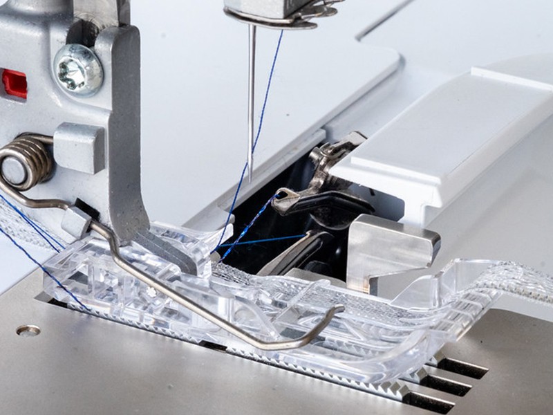 Coverlok Bernina L890 з рендером Bernina Оверлоки Wiking Polska - 13 Coverlok Bernina L890 з рендером Bernina Оверлоки Wiking Polska - 13