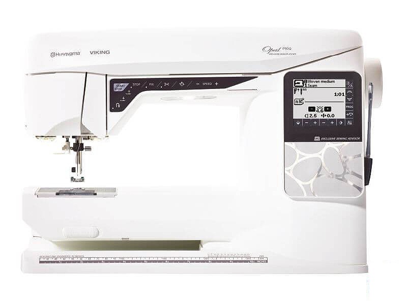 Sewing machine Husqvarna Opal 690Q