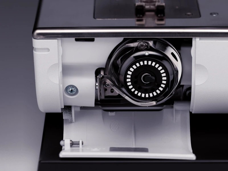 Нитки для комп'ютерної вишивки ЧОРНІ 15 000 м | Wiking Polska | Нитки для вишивання, нитки для брюк