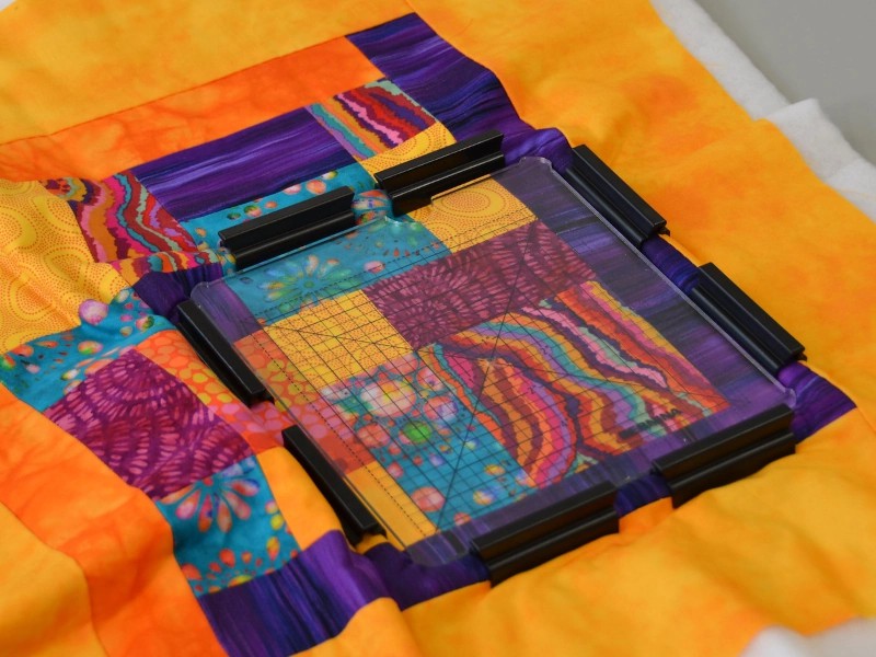 Tamborek BERNINA z zaciskami 16,5 x 16,5 cm do haftu - 3 Tamborek BERNINA z zaciskami 16,5 x 16,5 cm do haftu - 3