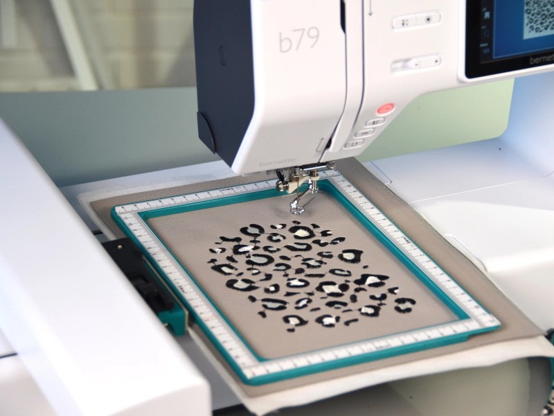 Tamborek magnetyczny Bernette rozmiar "L" - 140x260mm - Akcesoria do hafciarek Tamborek magnetyczny Bernette rozmiar "L" - 140x260mm - Akcesoria do hafciarek