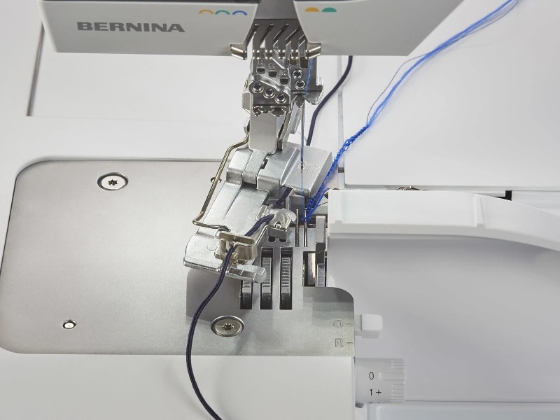 Stopka do wszywania sznurka do owerloka BERNINA