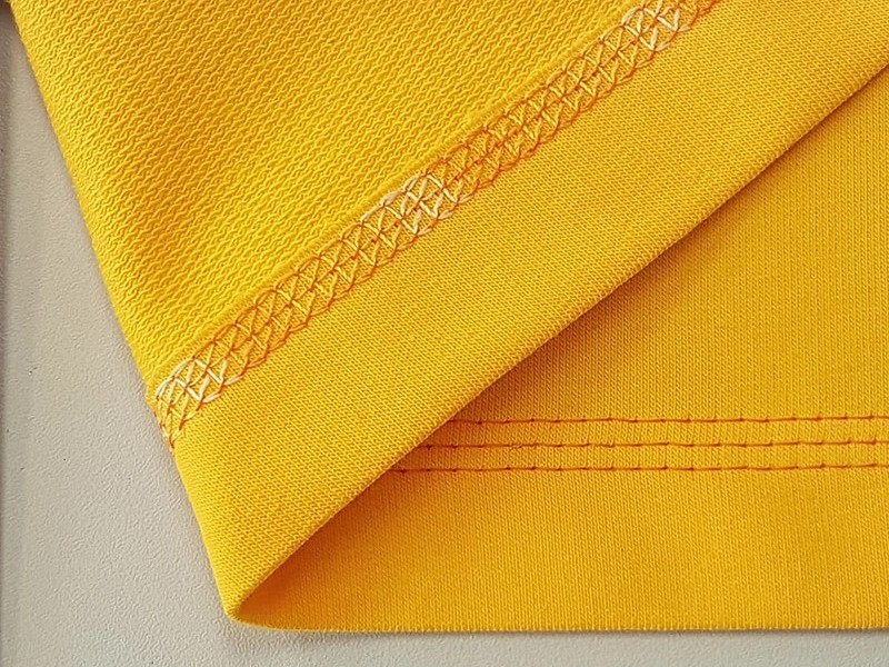 Stopka do podwijania brzegu materiału do renderki i coverlocka