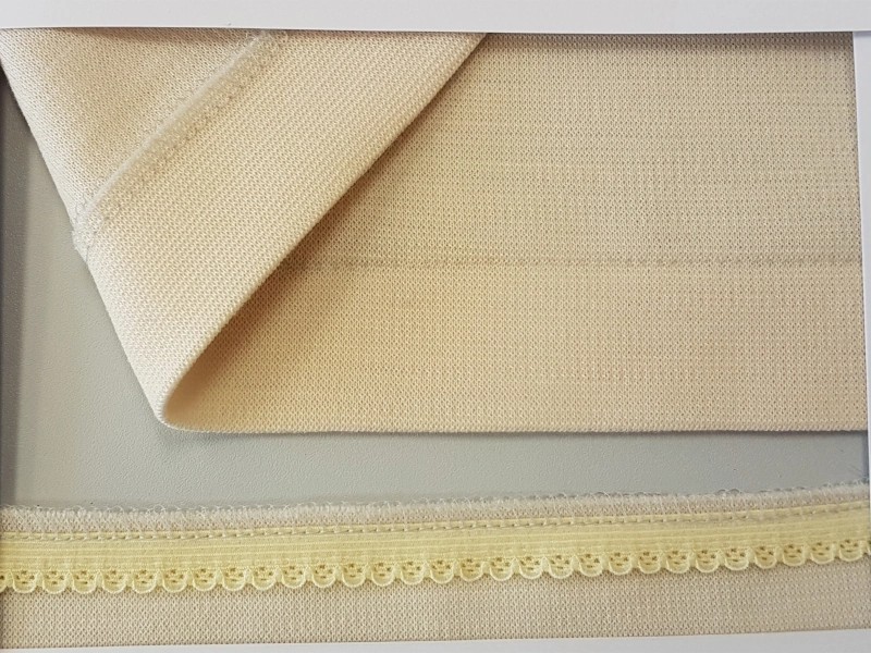 Blind stitch sewing foot