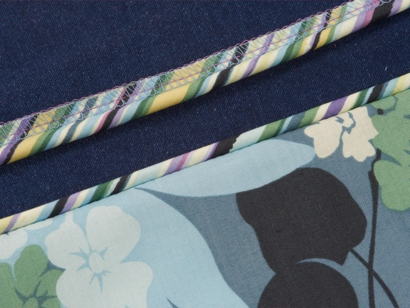 Лапка для вшивання декоративних шнурків в край матеріалу - т.зв виступи. Лапка для вшивання декоративних шнурків в край матеріалу - т.зв виступи.