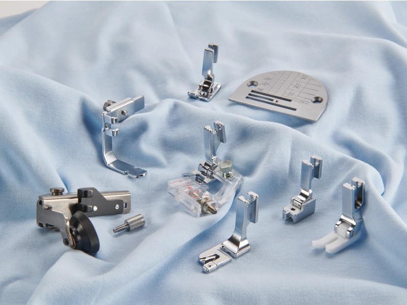 Set of feet and accessories for utility sewing machines Bernette b08