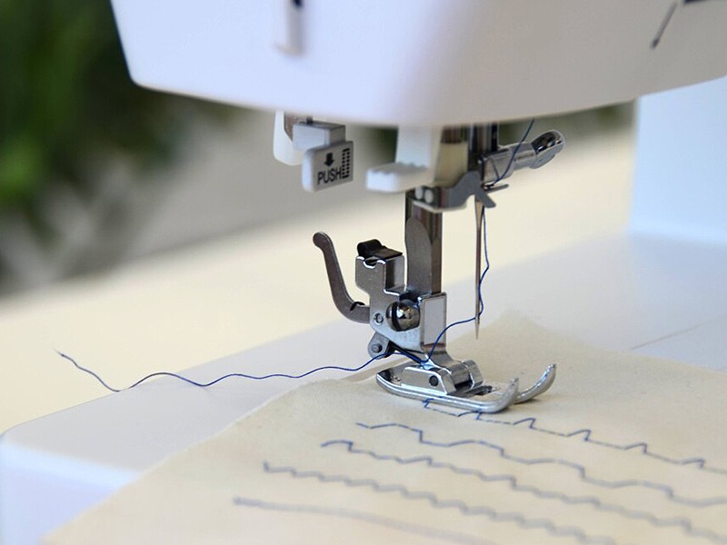 Maszyna do szycia Bernette Sew&Go 5 + Zestaw startowy | Wiking Polska | Maszyny mechaniczne Bernette