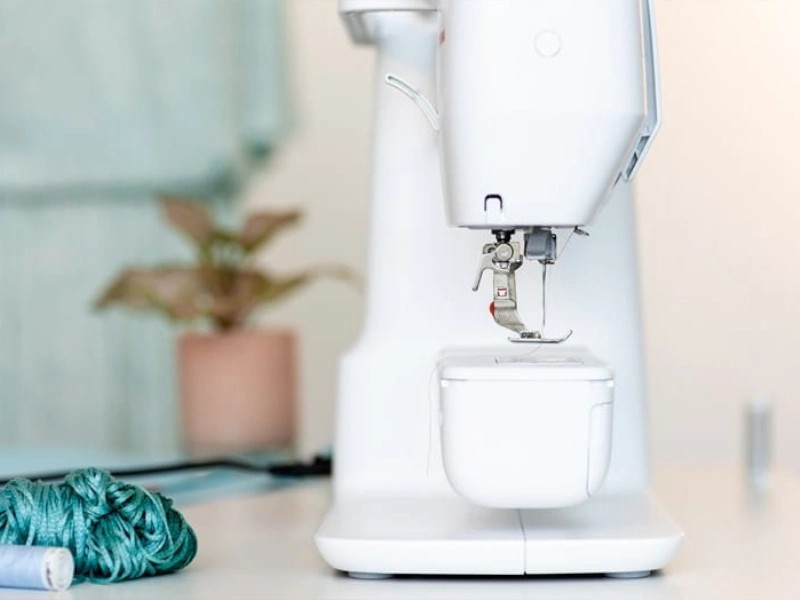 Швейна машина нового покоління Bernina B325 | Wiking Polska | Швейні машини Bernina Швейна машина нового покоління Bernina B325 | Wiking Polska | Швейні машини Bernina