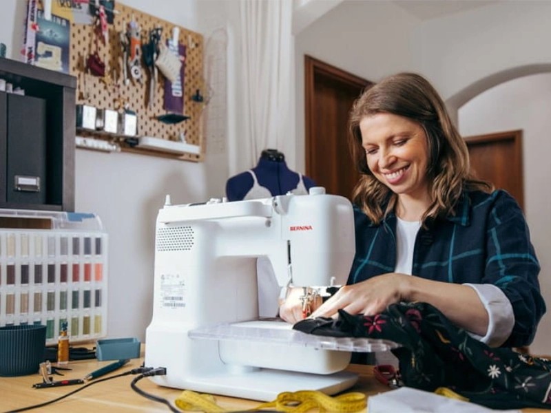 Bernina B325 new generation sewing machine | Wiking Polska | Bernina sewing machines