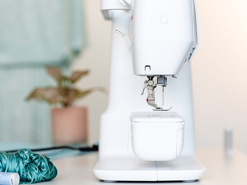 Швейна машина нового покоління Bernina B325 | Wiking Polska | Швейні машини Bernina Швейна машина нового покоління Bernina B325 | Wiking Polska | Швейні машини Bernina