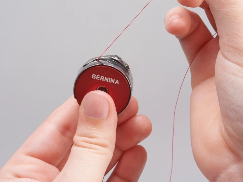 Швейна машина Bernina Q24 з довгим рукавом | Wiking Polska | Длиннорукі верстати BERNINA