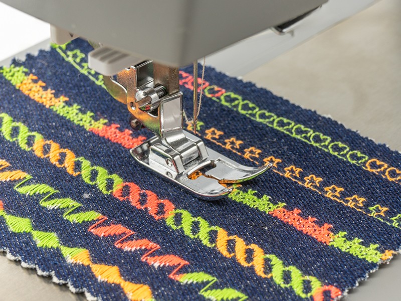 Maszyna do szycia Redstar Heavy Duty RQ60 + Stolik | Wiking Polska | Maszyny mechaniczne Maszyna do szycia Redstar Heavy Duty RQ60 + Stolik | Wiking Polska | Maszyny mechaniczne