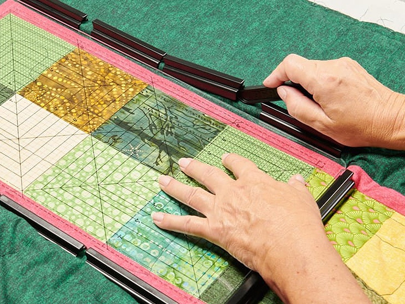 Medium hoop with clamps and narrow frame 215 x 405 mm | Wiking Polska | BERNINA hoops