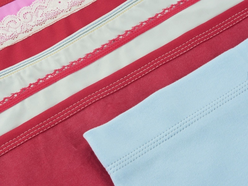 Przeźroczysta stopka do ściegów łańcuszkowych do coverlocka Bernina - C28 | Wiking Polska | Stopki do owerloków Przeźroczysta stopka do ściegów łańcuszkowych do coverlocka Bernina - C28 | Wiking Polska | Stopki do owerloków