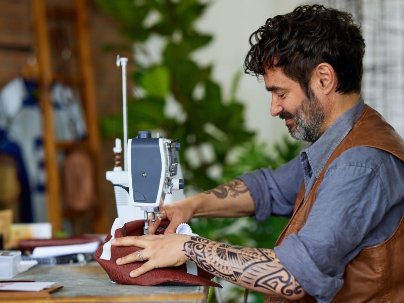 Original upper feed (walking) presser foot for Bernette b08 machines Original upper feed (walking) presser foot for Bernette b08 machines