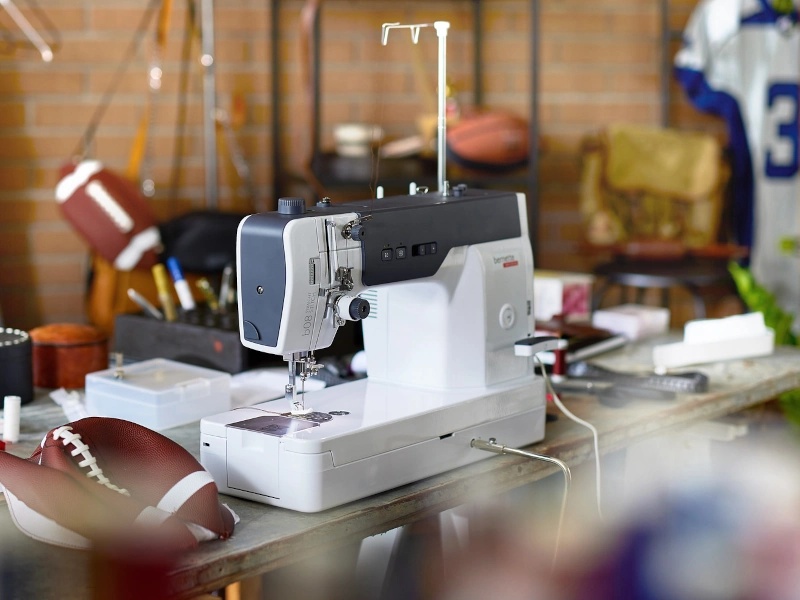 Голки BERNINA HLx5 100"/16 для машини Bernette b08 Голки BERNINA HLx5 100"/16 для машини Bernette b08