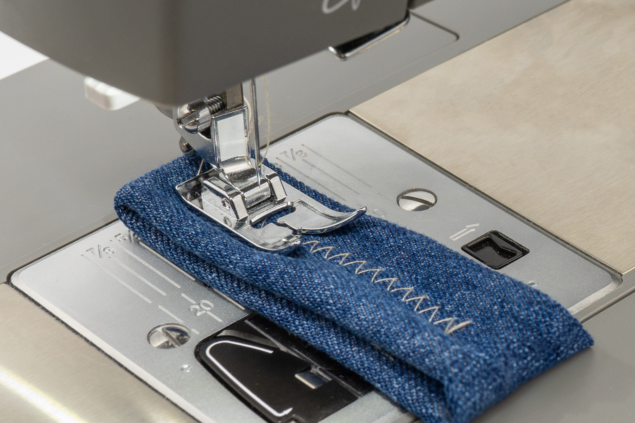 Maszyna do szycia Redstar Heavy Duty RQ60