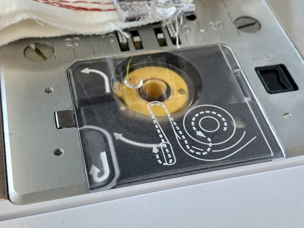 Chwytacz rotacyjny w maszynie do szycia Redstar R30S