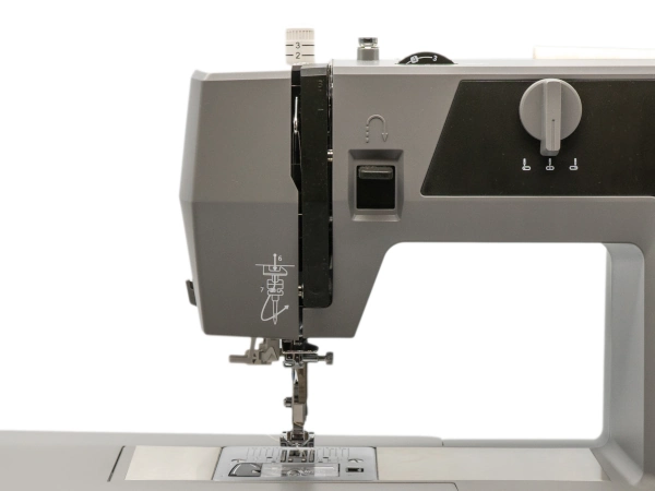 Regulowany docisk stopki w maszynie do szycia Redstar RQ60 Heavy Duty